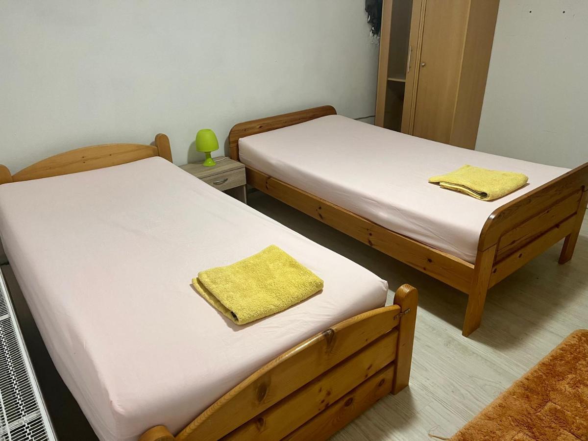 Doppelbett Zimmer Mit Gemeinschaftbad Borgholzhausen Eksteriør bilde