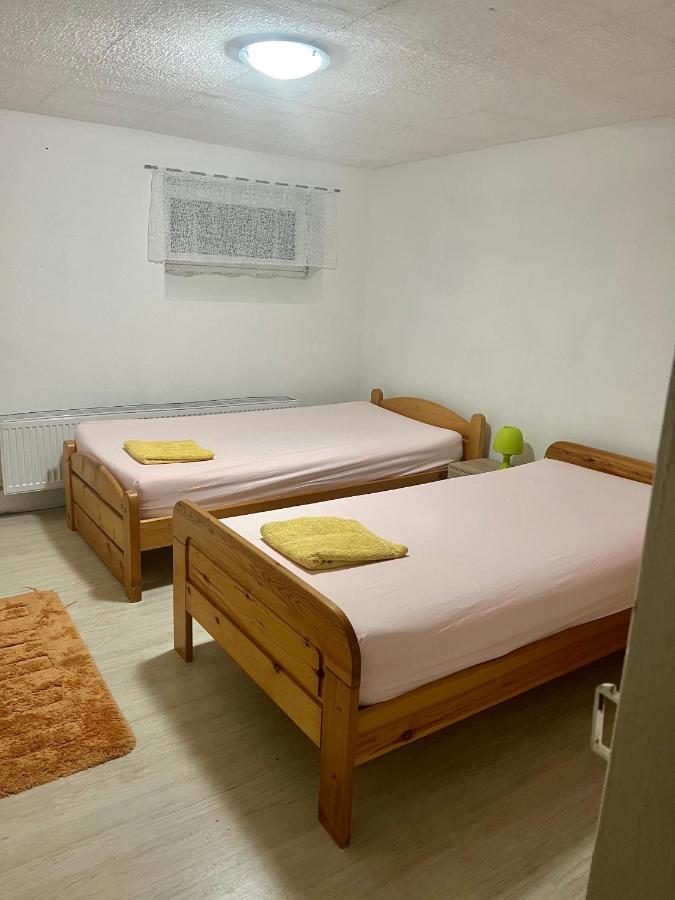 Doppelbett Zimmer Mit Gemeinschaftbad Borgholzhausen Eksteriør bilde